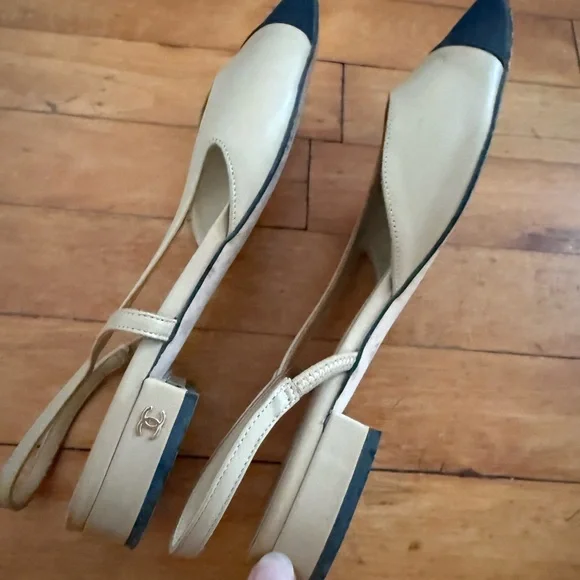 Chanel two-tone slingback flats - Picture 5 of 5